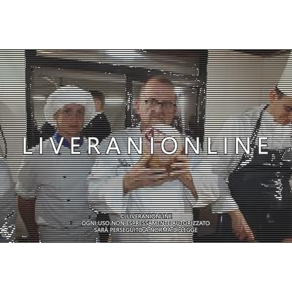 IMOLA 28 10 2025 BACCANALE 2025 A TAVOLA CON...MASSIMO SPIGAROLI CHEF STELLATO NELLA FOTO CHEF MASSIMO SPIGAROLI CON I GIOVANI CUOCHI ©SANNA - AGENZIA ALDO LIVERANI SAS