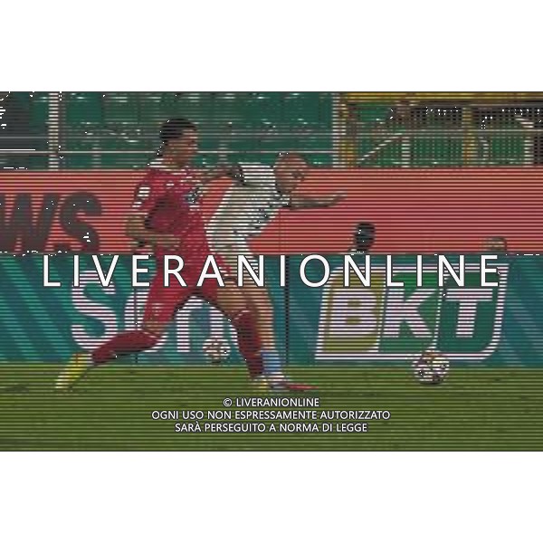 Palermo, Italia, 28 ottobre 2025. Stadio Renzo Barbera, Palermo vs Monza, match valido per il campionato di Serie B 2025/2026. Nella foto: Antonio Palumbo (Palermo FC) e Lorenzo Lucchesi (Monza) ©FEDERICO SERRA - AGENZIA ALDO LIVERANI SAS