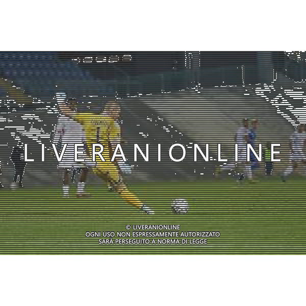 28 10 2025. Stadio Sandro Cabassi. Carpi - Union Brescia. Rinvio Luca Liverani 1 ©Francesco Casadei/Agenzia Aldo Liverani