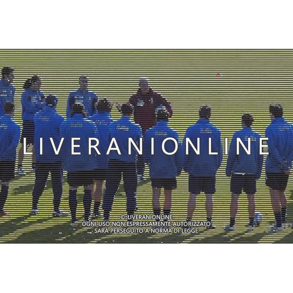 Coverciano (Fi) 28/02/2006 Ritiro e Allenamento della nazionale Italiana nella foto marcello lippi parla al gruppo ph gianni nucci/agenzia aldo liverani