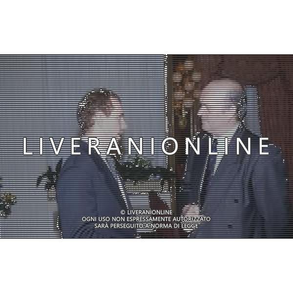 DIAP-RETROSPETTIVA PAOLO CASARIN DIRIGENTE ARBITRALE NELLA FOTO PAOLO CASARIN NELL\'ANNO 1993-1994 CON IL PRESIDENTE DELLA SAMPDORIA CALCIO ENRICO MANTOVANI A MILANO FESTA NATALIZIA LEGA CALCIO AG ALDO LIVERANI SAS