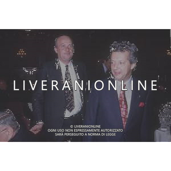 DIAP-RETROSPETTIVA PAOLO CASARIN DIRIGENTE ARBITRALE NELLA FOTO PAOLO CASARIN NELL\'ANNO 1993-1994 CON IL PRESIDENTE DELLA FIORENTINA CALCIO VITTOIRO CECCHI GORI A MILANO FESTA NATALIZIA LEGA CALCIO AG ALDO LIVERANI SAS