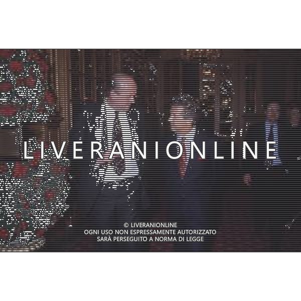 DIAP-RETROSPETTIVA PAOLO CASARIN DIRIGENTE ARBITRALE NELLA FOTO PAOLO CASARIN NELL\'ANNO 1993-1994 CON IL PRESIDENTE DELLA FIORENTINA CALCIO VITTOIRO CECCHI GORI A MILANO FESTA NATALIZIA LEGA CALCIO AG ALDO LIVERANI SAS