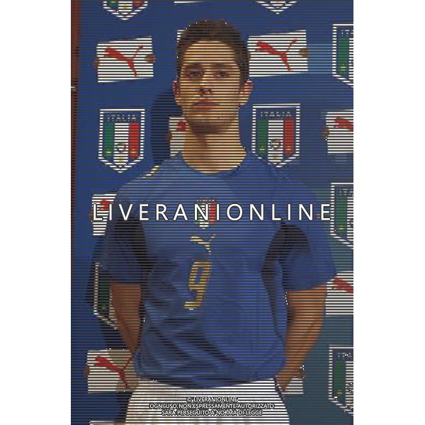 Coverciano (Fi) 28/02/2006 Ritiro e Allenamento della nazionale Italiana nella foto la presentazione della nuova maglia ph gianni nucci/agenzia aldo liverani
