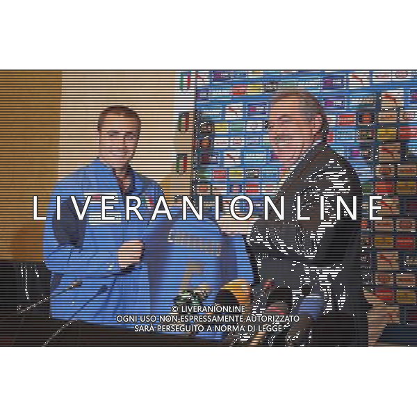 Coverciano (Fi) 28/02/2006 Ritiro e Allenamento della nazionale Italiana nella foto fabio cannavaro durante la presentazione della nuova maglia ph gianni nucci/agenzia aldo liverani