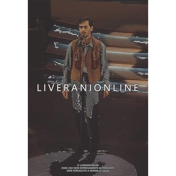 DIAP-RETROSPETTIVA NINO BUONOCORE CANTANTE NELLA FOTO NINO BUONOCORE A SANREMO NELL\'ANNO 1993 AG ALDO LIVERANI SAS