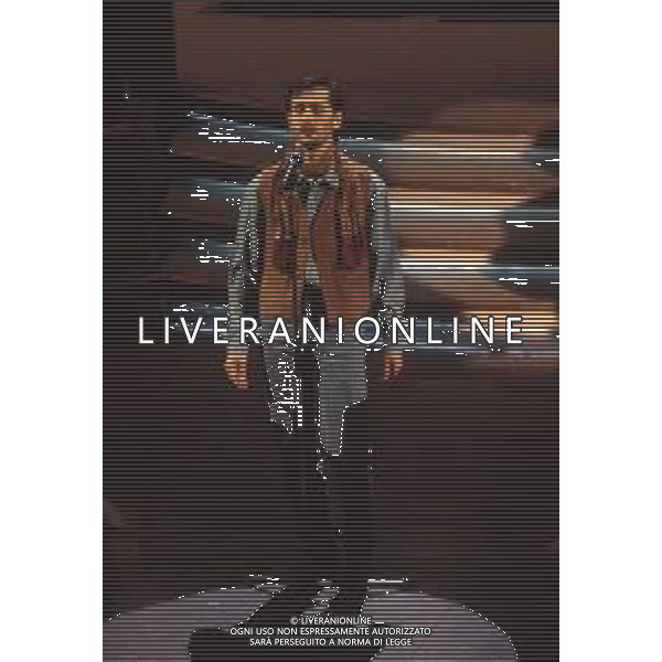 DIAP-RETROSPETTIVA NINO BUONOCORE CANTANTE NELLA FOTO NINO BUONOCORE A SANREMO NELL\'ANNO 1993 AG ALDO LIVERANI SAS