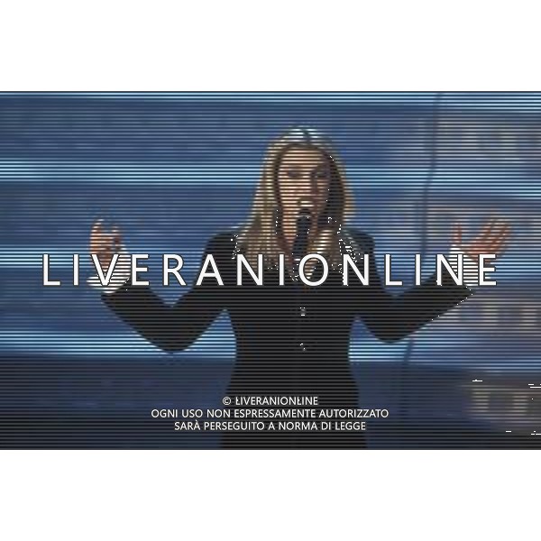 DIAP-RETROSPETTIVA ANNALISA MINETTI CANTANTE NELLA FOTO ANNALISA MINETTI A SANREMO NELL\'ANNO 1998 AG ALDO LIVERANI SAS