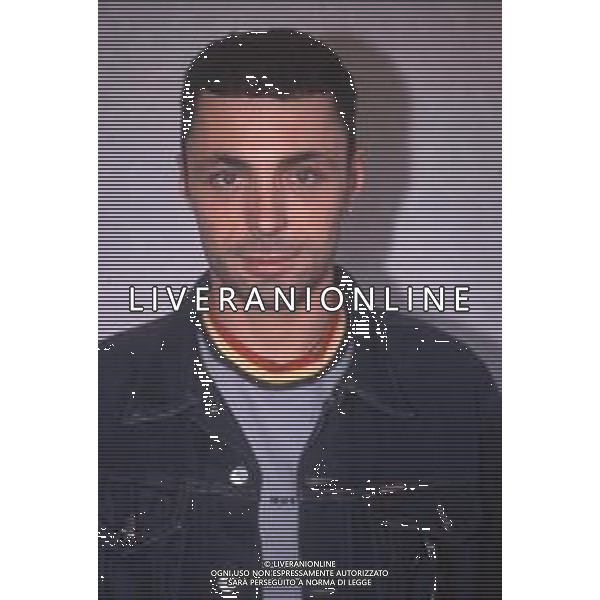 DIAP-RETROSPETTIVA ALEX BRITTI CANTANTE NELLA FOTO ALEX BRITTI A SANREMO GIOVANI NELL\'ANNO 1999 AG ALDO LIVERANI SAS