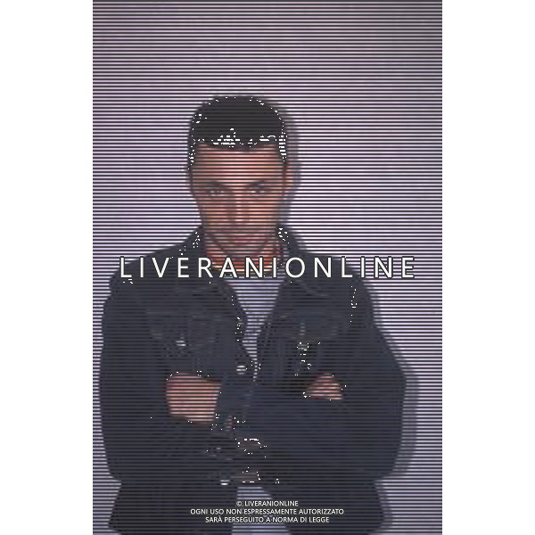 DIAP-RETROSPETTIVA ALEX BRITTI CANTANTE NELLA FOTO ALEX BRITTI A SANREMO GIOVANI NELL\'ANNO 1999 AG ALDO LIVERANI SAS