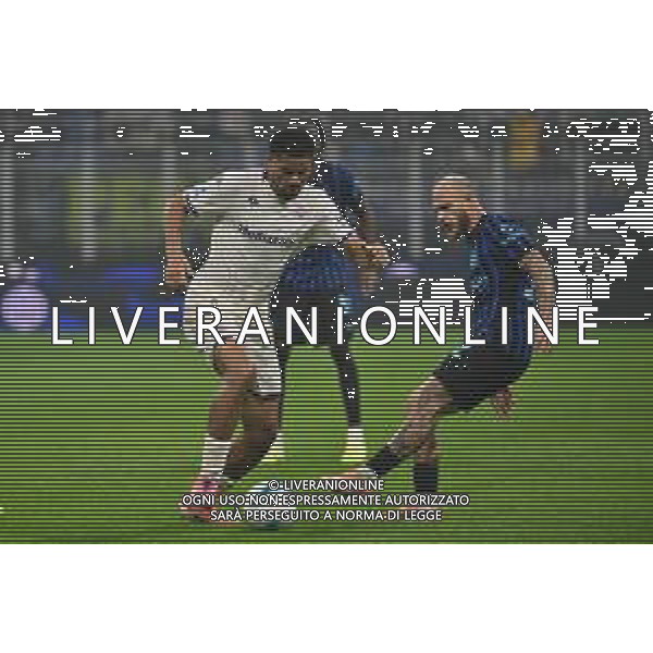 Inter vs Fiorentima nella foto Simon Sohm (Fiorentina) e Federico Dimarco (Inter)3 Milano 29-10-2025 Stadio Giuseppe Meazza - San Siro Inter vs Fiorentina Campionato Serie A Enilive - 9a giornata foto Roberto Garavaglia/Agenzia Aldo Liverani sas