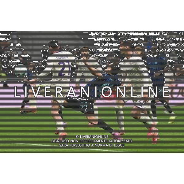 Inter vs Fiorentima nella foto Francesco Pio Esposito (Inter) trattenuto in area in modo regolare per arbitro e VAR Milano 29-10-2025 Stadio Giuseppe Meazza - San Siro Inter vs Fiorentina Campionato Serie A Enilive - 9a giornata foto Roberto Garavaglia/Agenzia Aldo Liverani sas