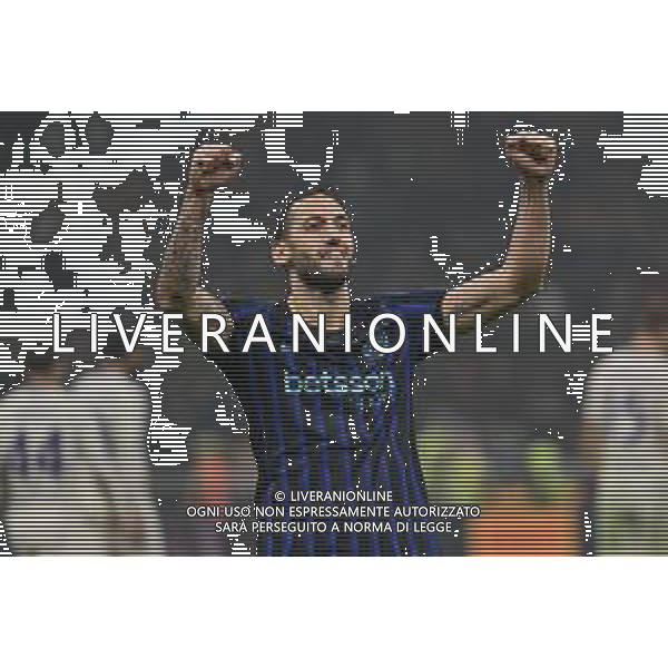 Inter vs Fiorentima nella foto Hakan Calhanoglu (Inter) esultanza dopo il gol del 3 a 0 Milano 29-10-2025 Stadio Giuseppe Meazza - San Siro Inter vs Fiorentina Campionato Serie A Enilive - 9a giornata foto Roberto Garavaglia/Agenzia Aldo Liverani sas