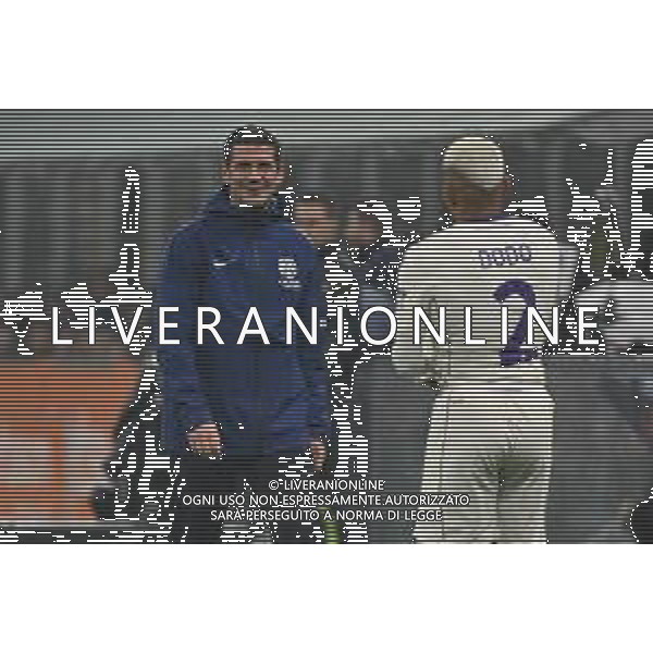 Inter vs Fiorentina nella foto Cristian Chivu allenatore Inter scherza e sorride con Domilson Cordeiro dos Santos Dodo\' (Fiorentina) Milano 29-10-2025 Stadio Giuseppe Meazza - San Siro Inter vs Fiorentina Campionato Serie A Enilive - 9a giornata foto Roberto Garavaglia/Agenzia Aldo Liverani sas