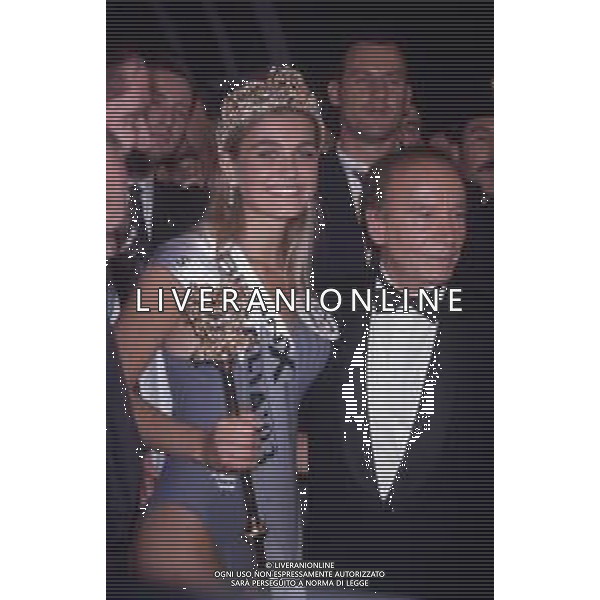 DIAP-RETROSPETTIVA ARIANNA DAVID MISS ITALIA NELLA FOTO ARIANNA DAVID MISS ITALIA NELL\'ANNO 1993 A SALSOMAGGIORE TERME CON ENZO MIRIGLIANI AG ALDO LIVERANI SAS