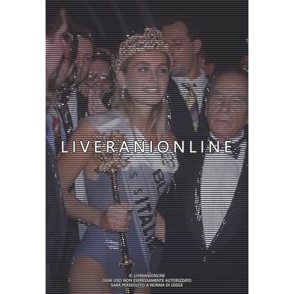 DIAP-RETROSPETTIVA ARIANNA DAVID MISS ITALIA NELLA FOTO ARIANNA DAVID MISS ITALIA NELL\'ANNO 1993 A SALSOMAGGIORE TERME CON ENZO MIRIGLIANI AG ALDO LIVERANI SAS