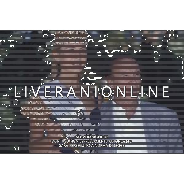 DIAP-RETROSPETTIVA ARIANNA DAVID MISS ITALIA NELLA FOTO ARIANNA DAVID MISS ITALIA NELL\'ANNO 1993 A SALSOMAGGIORE TERME CON ENZO MIRIGLIANI AG ALDO LIVERANI SAS