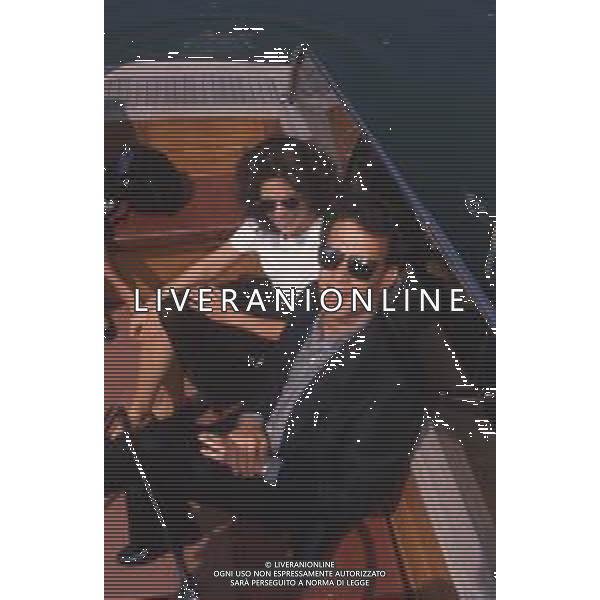 DIAP-RETROSPETTIVA TOM HANKS ATTORE NELLA FOTO TOM HANKS CON RITA WILSON A VENEZIA NELL\'ANNO 1998 AG ALDO LIVERANI SAS