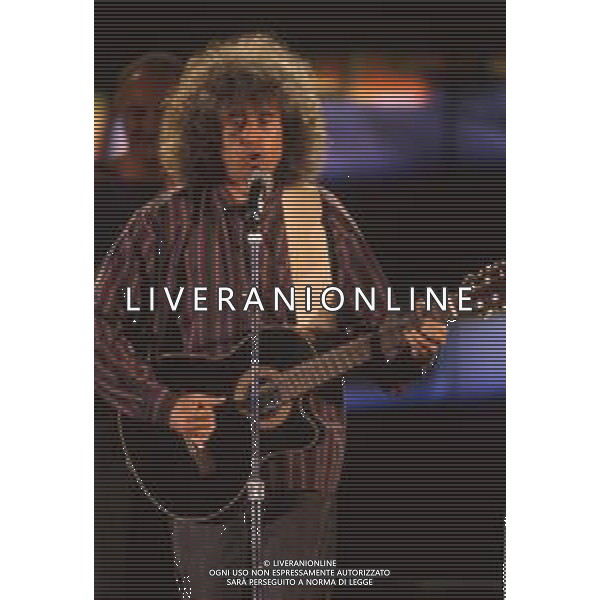 DIAP-RETROSPETTIVA ANGELO BRANDUARDI CANTANTE NELLA FOTO ANGELO BRANDUARDI AL FESTIVALBAR NELL\'ANNO 1993 AG ALDO LIVERANI SAS