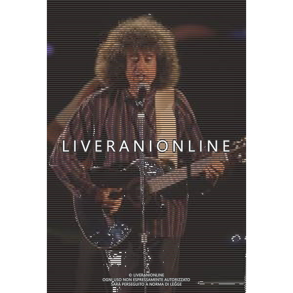 DIAP-RETROSPETTIVA ANGELO BRANDUARDI CANTANTE NELLA FOTO ANGELO BRANDUARDI AL FESTIVALBAR NELL\'ANNO 1993 AG ALDO LIVERANI SAS