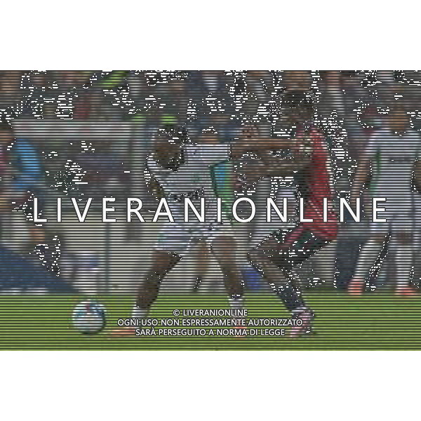 30-10-2025. Cagliari calcio-Sassuolo calcio, 9° giornata serie A 2025/2026, campionato calcio Italia, stadio Unipol Domus Cagliari. Foto Salvatore Moi/Agenzia Aldo Liverani s.as. Nella foto: Luca Lipani Sassuolo, Michel Adopo Cagliari ©MOI SALVATORE - AGENZIA ALDO LIVERANI SAS