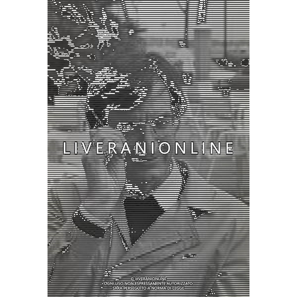 NEG-RETROSPETTIVA CARLO LIZZANI REGISTA NELLA FOTO CARLO LIZZANI REGISTA A CANNES NELL\'ANNO 1983 AG ALDO LIVERANI SAS 