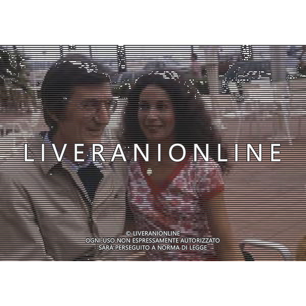 DIAP-RETROSPETTIVA CARLO LIZZANI REGISTA NELLA FOTO CARLO LIZZANI REGISTA A CANNES NELL\'ANNO 1983 CON BEATRICE ROMANO AG ALDO LIVERANI SAS  