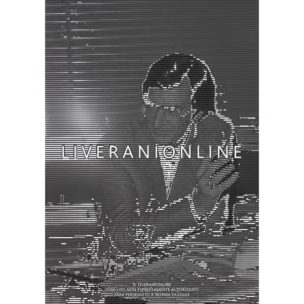 NEG-RETROSPETTIVA CARLO LIZZANI REGISTA NELLA FOTO CARLO LIZZANI REGISTA A MILANO IN TERRAZZA MARTINI PRESENTA IL FILM “ FONTAMARA“ NELL\'ANNO 1980 AG ALDO LIVERANI SAS  