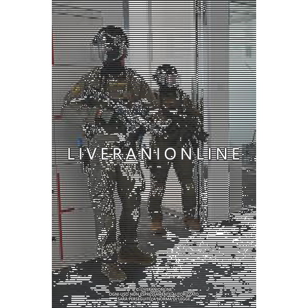 31-10-2025 MILANO ESERCITAZIONE ANTITERRORISNO DEI CARABINIERI PRESSO LA TORRE GENERALI DI MILANO GENTILE CONCESSIONE CARABINIERI-AG ALDO LIVERANI SAS