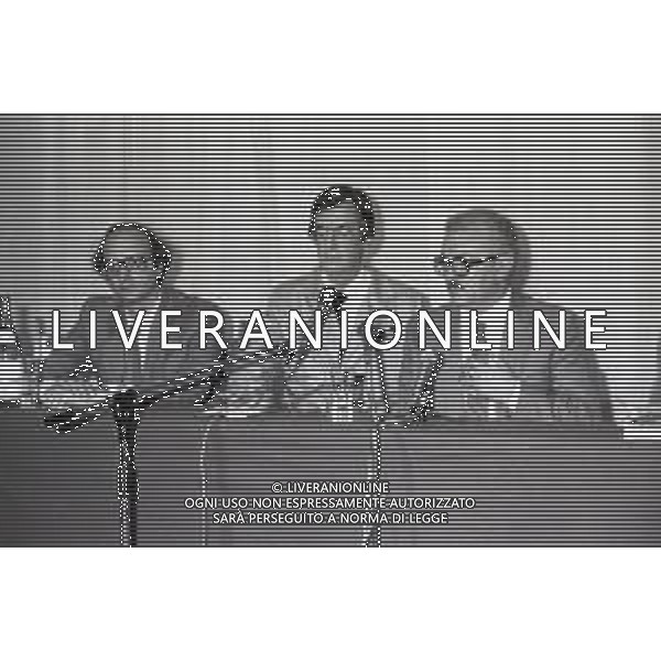 NEG-RETROSPETTIVA CARLO LIZZANI REGISTA NELLA FOTO CARLO LIZZANI REGISTA A VENEZIA NELL\'ANNO 1981 CON GIUSEPPE GALASSO PRESIDENTE DELLA BIENNALE DI VENEZIA AG ALDO LIVERANI SAS   