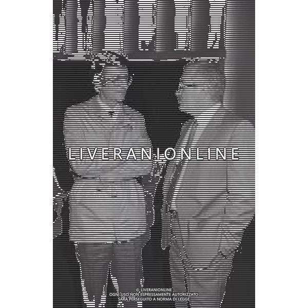 NEG-RETROSPETTIVA CARLO LIZZANI REGISTA NELLA FOTO CARLO LIZZANI REGISTA A VENEZIA NELL\'ANNO 1981 CON GIUSEPPE GALASSO PRESIDENTE DELLA BIENNALE DI VENEZIA AG ALDO LIVERANI SAS 