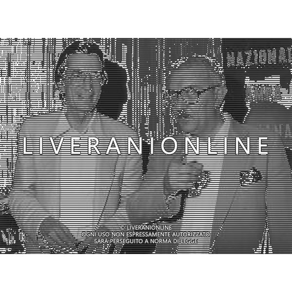 NEG-RETROSPETTIVA CARLO LIZZANI REGISTA NELLA FOTO CARLO LIZZANI REGISTA A VENEZIA NELL\'ANNO 1981 CON GIUSEPPE GALASSO PRESIDENTE DELLA BIENNALE DI VENEZIA AG ALDO LIVERANI SAS  