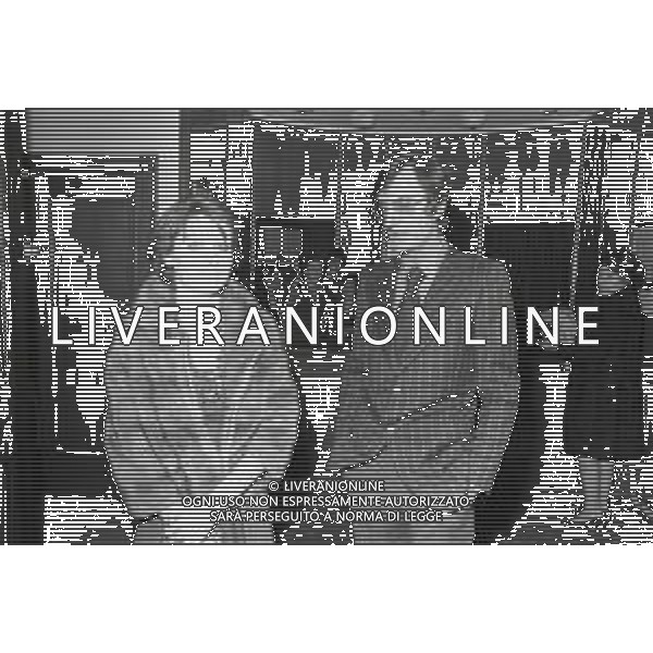 NEG-RETROSPETTIVA CARLO LIZZANI REGISTA NELLA FOTO CARLO LIZZANI REGISTA A MILANO IN TERRAZZA MARTINI NELL\'ANNO 1974 AG ALDO LIVERANI SAS 