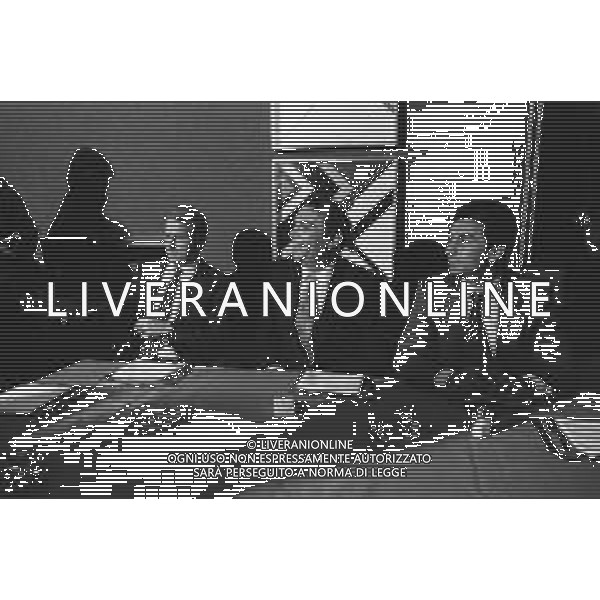 NEG- RETROSPETTIVA GIOVANNI TRAPATTONI ALLENATORE INTER NELLA FOTO GIOVANNI TRAPATTONI CON IL PRESIDENTE ERNESTO PELLEGRINI ALLA SUA PRESENTAZIONE COME NUOVO ALLENATORE INTER CALCIO NELL’ANNO 1986 AG ALDO LIVERANI SAS