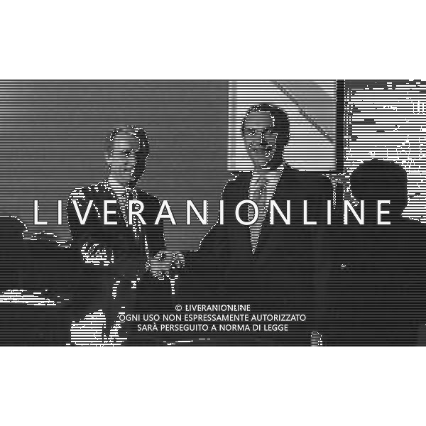 NEG- RETROSPETTIVA GIOVANNI TRAPATTONI ALLENATORE INTER NELLA FOTO GIOVANNI TRAPATTONI CON IL PRESIDENTE ERNESTO PELLEGRINI ALLA SUA PRESENTAZIONE COME NUOVO ALLENATORE INTER CALCIO NELL’ANNO 1986 AG ALDO LIVERANI SAS