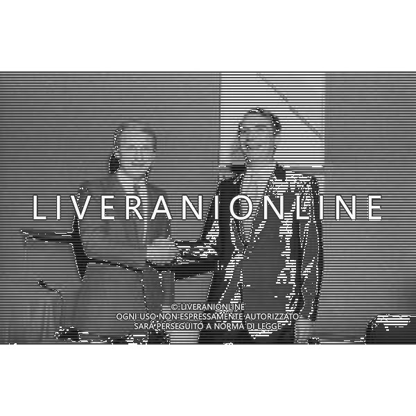 NEG- RETROSPETTIVA GIOVANNI TRAPATTONI ALLENATORE INTER NELLA FOTO GIOVANNI TRAPATTONI CON IL PRESIDENTE ERNESTO PELLEGRINI ALLA SUA PRESENTAZIONE COME NUOVO ALLENATORE INTER CALCIO NELL’ANNO 1986 AG ALDO LIVERANI SAS