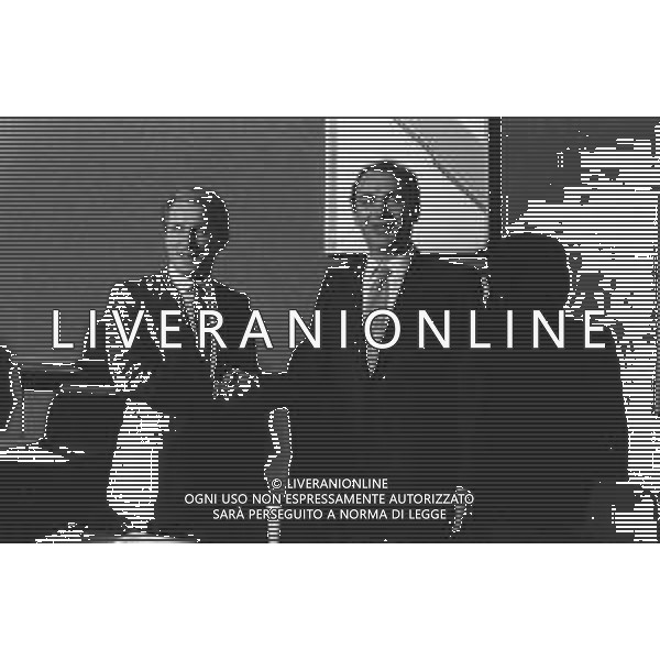 NEG- RETROSPETTIVA GIOVANNI TRAPATTONI ALLENATORE INTER NELLA FOTO GIOVANNI TRAPATTONI CON IL PRESIDENTE ERNESTO PELLEGRINI ALLA SUA PRESENTAZIONE COME NUOVO ALLENATORE INTER CALCIO NELL’ANNO 1986 AG ALDO LIVERANI SAS