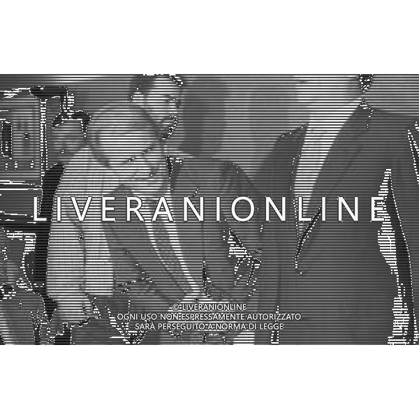 NEG- RETROSPETTIVA GIOVANNI TRAPATTONI ALLENATORE INTER NELLA FOTO GIOVANNI TRAPATTONI CON IL PRESIDENTE ERNESTO PELLEGRINI ALLA SUA PRESENTAZIONE COME NUOVO ALLENATORE INTER CALCIO NELL’ANNO 1986 AG ALDO LIVERANI SAS