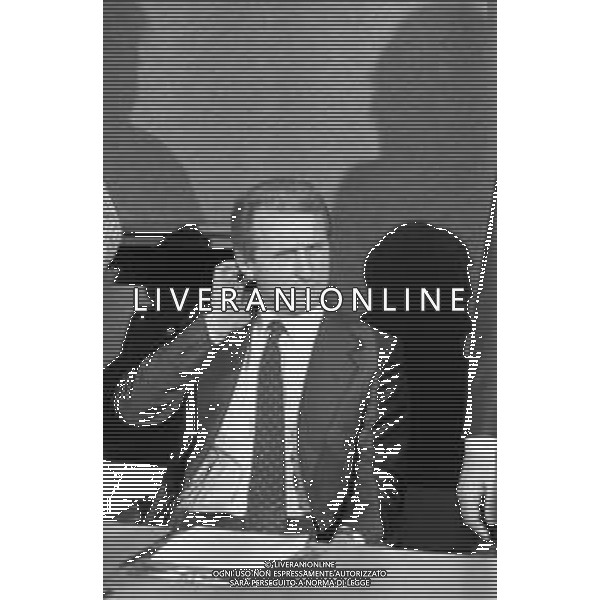 NEG- RETROSPETTIVA GIOVANNI TRAPATTONI ALLENATORE INTER NELLA FOTO GIOVANNI TRAPATTONI CON IL PRESIDENTE ERNESTO PELLEGRINI ALLA SUA PRESENTAZIONE COME NUOVO ALLENATORE INTER CALCIO NELL’ANNO 1986 AG ALDO LIVERANI SAS