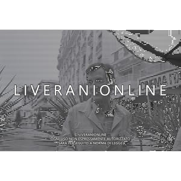 NEG-RETROSPETTIVA CARLO LIZZANI REGISTA NELLA FOTO CARLO LIZZANI REGISTA A CANNES NELL\'ANNO 1981 AG ALDO LIVERANI SAS 