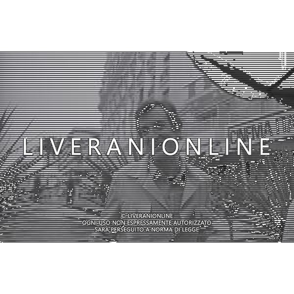 NEG-RETROSPETTIVA CARLO LIZZANI REGISTA NELLA FOTO CARLO LIZZANI REGISTA A CANNES NELL\'ANNO 1981 AG ALDO LIVERANI SAS 