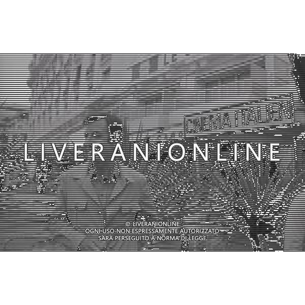 NEG-RETROSPETTIVA CARLO LIZZANI REGISTA NELLA FOTO CARLO LIZZANI REGISTA A CANNES NELL\'ANNO 1981 AG ALDO LIVERANI SAS 