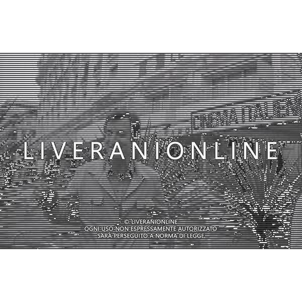 NEG-RETROSPETTIVA CARLO LIZZANI REGISTA NELLA FOTO CARLO LIZZANI REGISTA A CANNES NELL\'ANNO 1981 AG ALDO LIVERANI SAS 