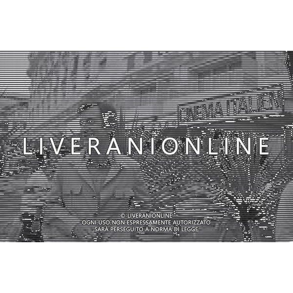 NEG-RETROSPETTIVA CARLO LIZZANI REGISTA NELLA FOTO CARLO LIZZANI REGISTA A CANNES NELL\'ANNO 1981 AG ALDO LIVERANI SAS 