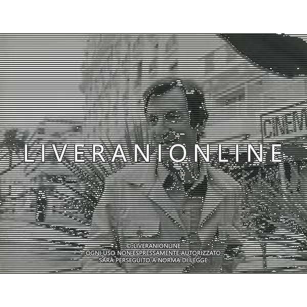 NEG-RETROSPETTIVA CARLO LIZZANI REGISTA NELLA FOTO CARLO LIZZANI REGISTA A CANNES NELL\'ANNO 1981 AG ALDO LIVERANI SAS 