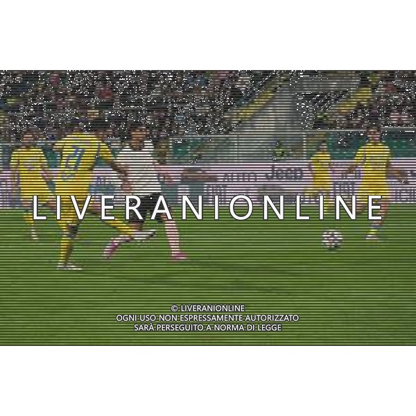 Palermo, Italia, 1 novembre 2025. Stadio Renzo Barbera, Palermo vs Pescara, match valido per il campionato di Serie B 2025/2026. Nella foto: Fabrizio Caligara (Pescara) ©Federico Serra - AGENZIA ALDO LIVERANI SAS