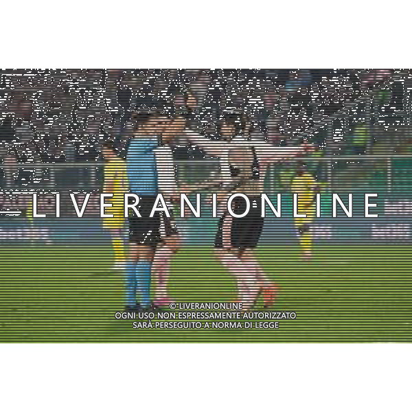 Palermo, Italia, 1 novembre 2025. Stadio Renzo Barbera, Palermo vs Pescara, match valido per il campionato di Serie B 2025/2026. Nella foto: Cartellino giallo Matteo Brunori (Palermo FC) ©Federico Serra - AGENZIA ALDO LIVERANI SAS