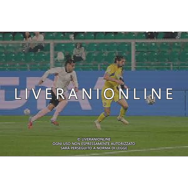 Palermo, Italy, 1 November 2025. Renzo Barbera Stadium, Palermo vs Pescara, match valid for the 2025/2026 Serie B championship. In the photo: Antonio Di Nardo (Pescara) and Niccolo\' Pierozzi (Palermo FC) ©Federico Serra - AGENZIA ALDO LIVERANI SAS