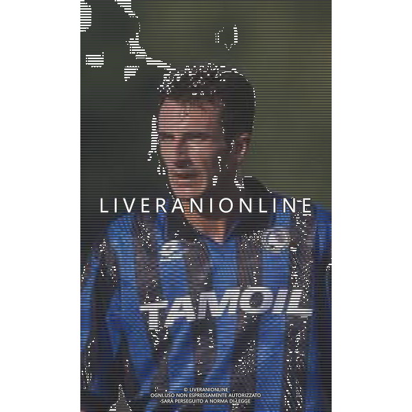 DIAP-RETROSPETTIVA ROBERTO RAMBAUDI CALCIATORE NELLA FOTO ROBERTO RAMBAUDI CON LA MAGLIA DELL\'ATALANTA CALCIO NELL\'ANNO 1992 AG ALDO LIVERANI SAS