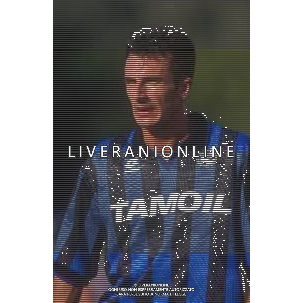 DIAP-RETROSPETTIVA ROBERTO RAMBAUDI CALCIATORE NELLA FOTO ROBERTO RAMBAUDI CON LA MAGLIA DELL\'ATALANTA CALCIO NELL\'ANNO 1992 AG ALDO LIVERANI SAS